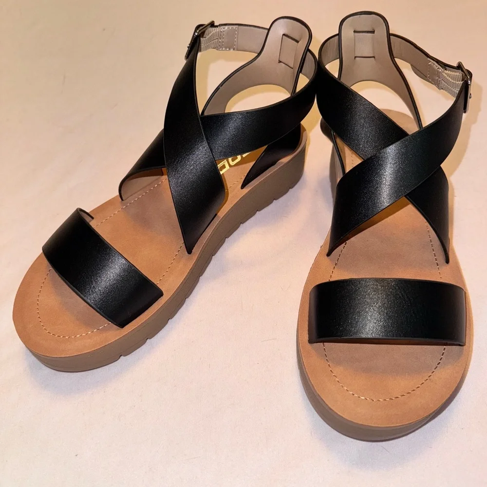 Platform Sandals - Picture 3 of 4